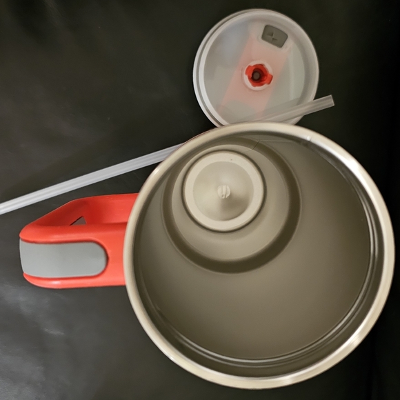 Stanley Red 40oz Insulated Tumbler Winnie the Pooh Collectible New In Box - Picture 8 of 16